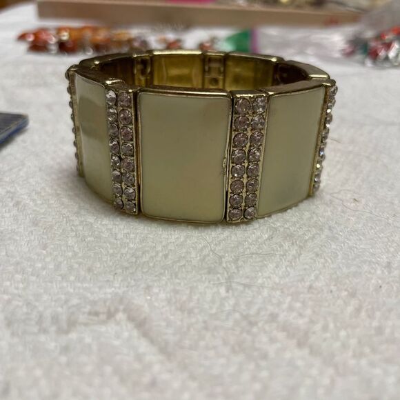 Gold sparkly rhinestone cuff stretchy​ - Picture 6 of 11